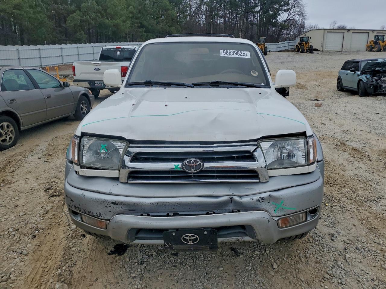 Toyota 4Runner Limited Image 2