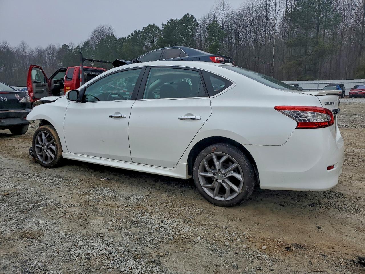 Nissan Sentra S Image 2