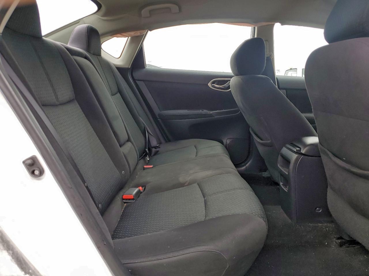 Nissan Sentra S Image 6