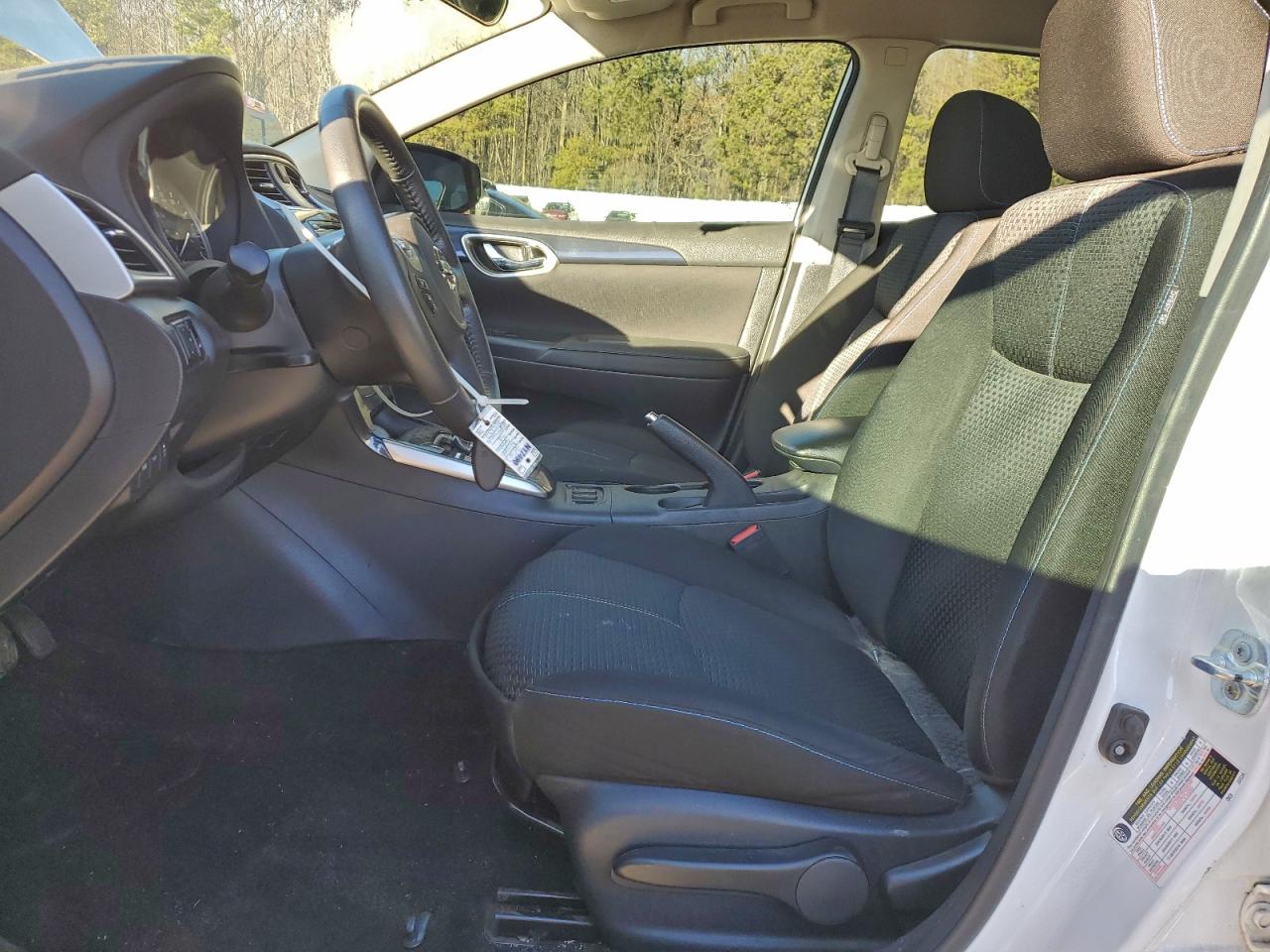 Nissan Sentra S Image 8