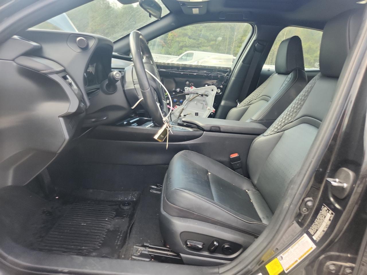 Lexus Ux 250h Image 10