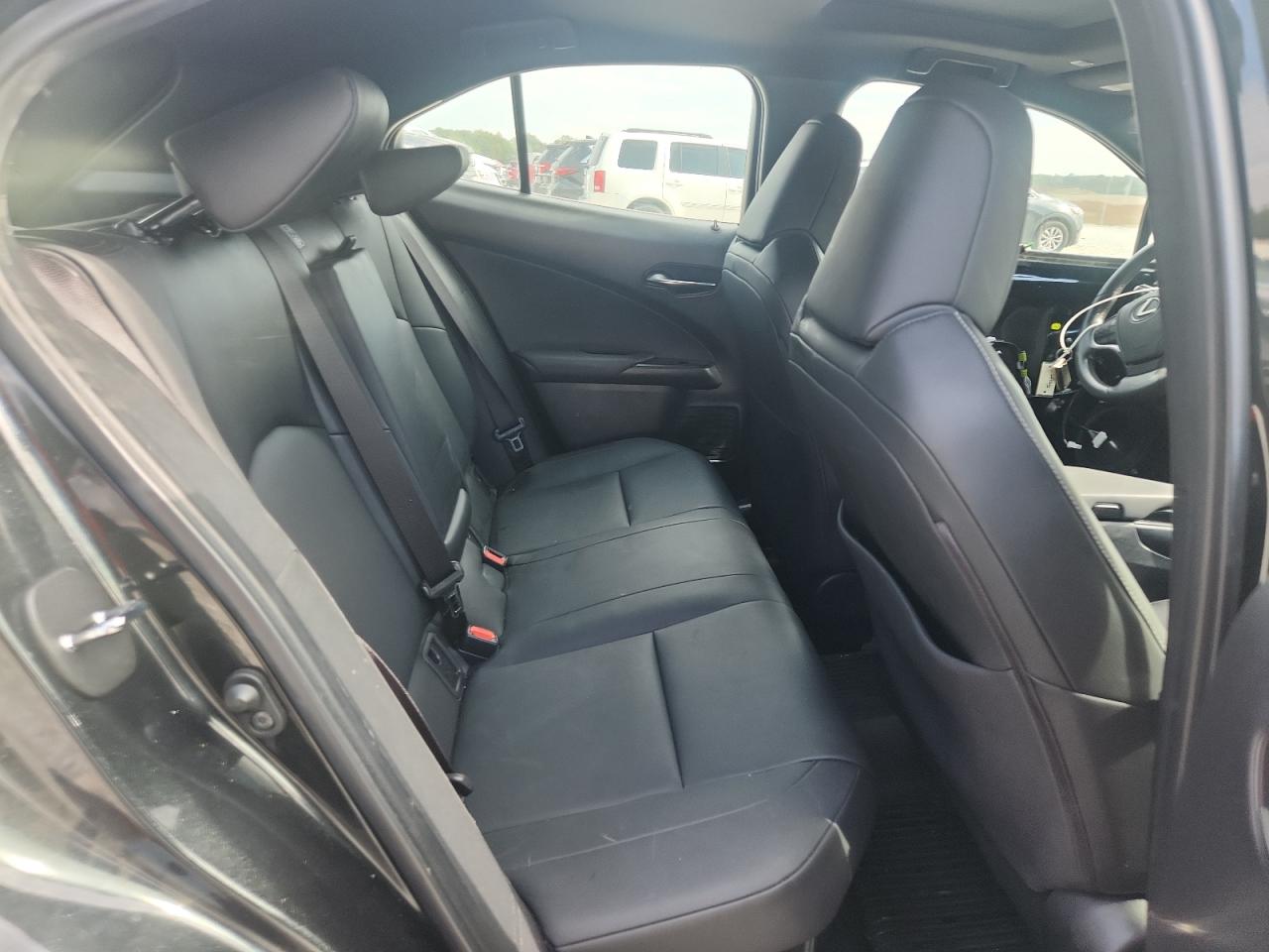 Lexus Ux 250h Image 7