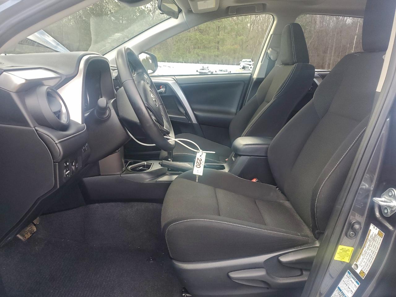 Toyota RAV4 Xle Image 5