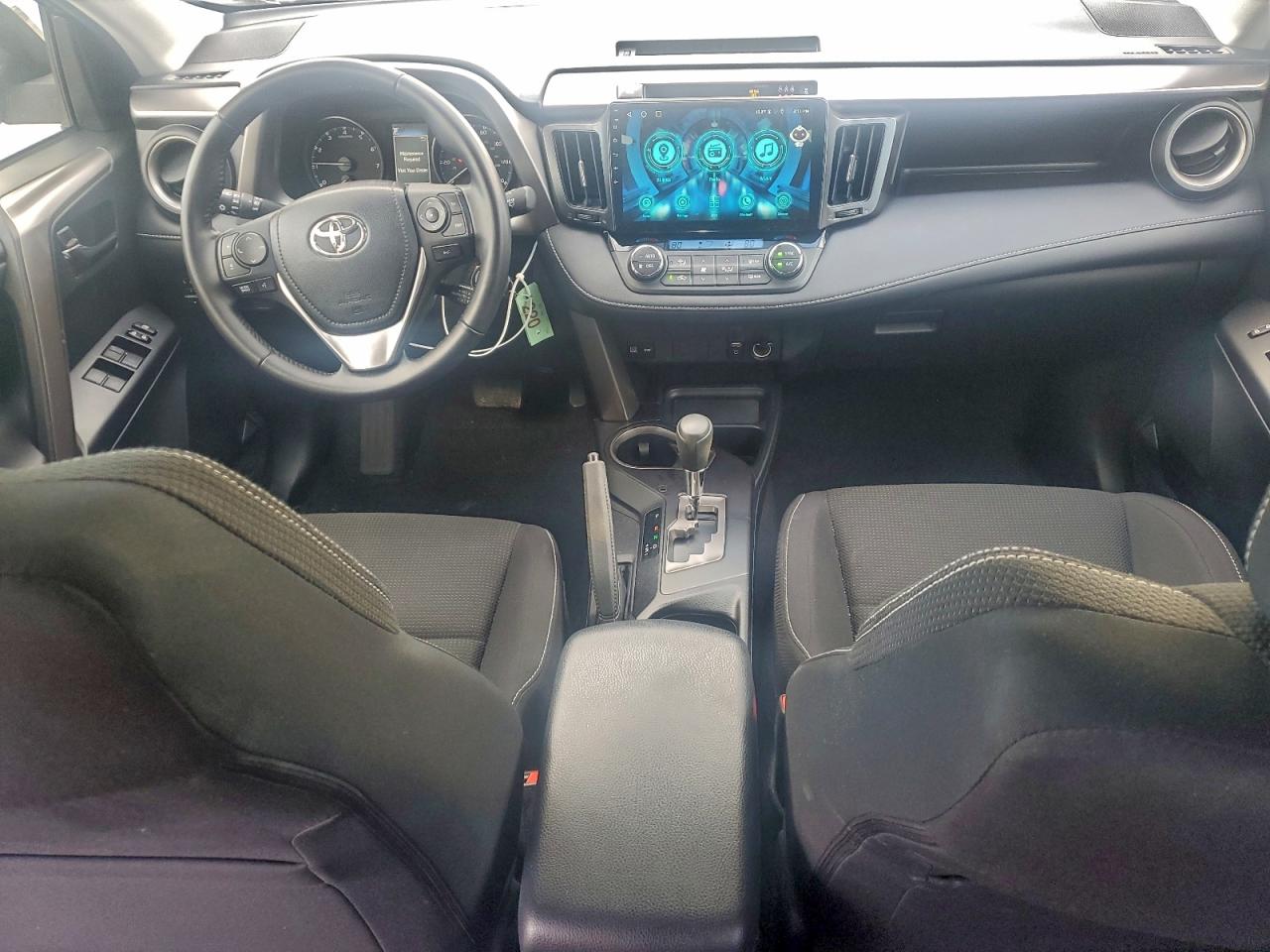 Toyota RAV4 Xle Image 8