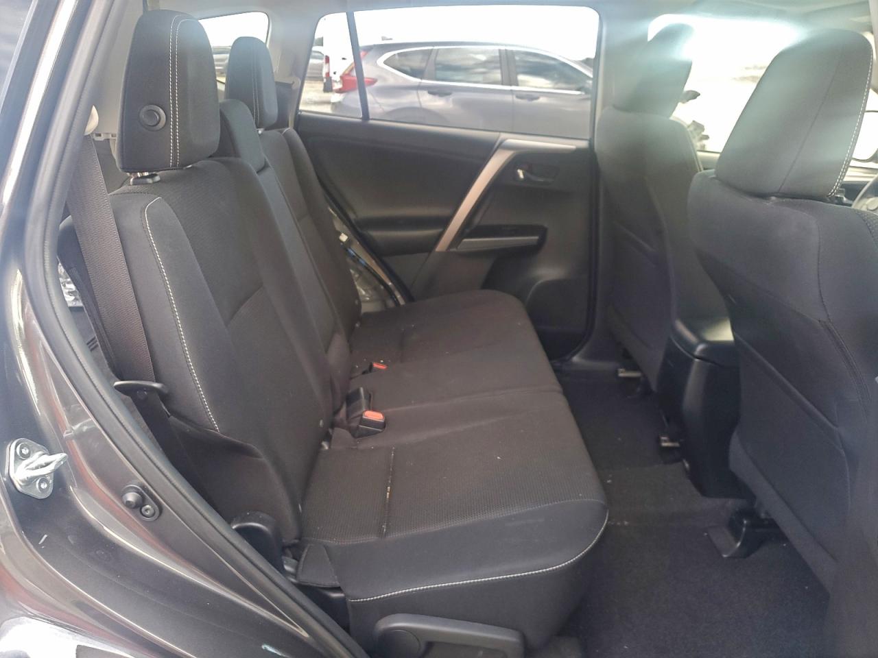 Toyota RAV4 Xle Image 9