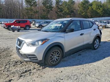  Salvage Nissan Kicks