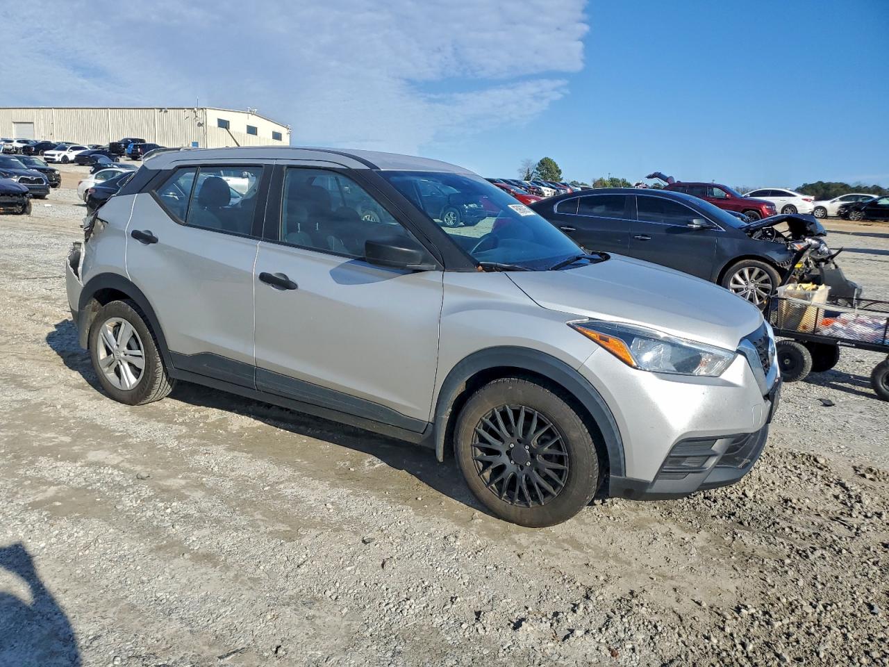 Nissan Kicks S Image 6