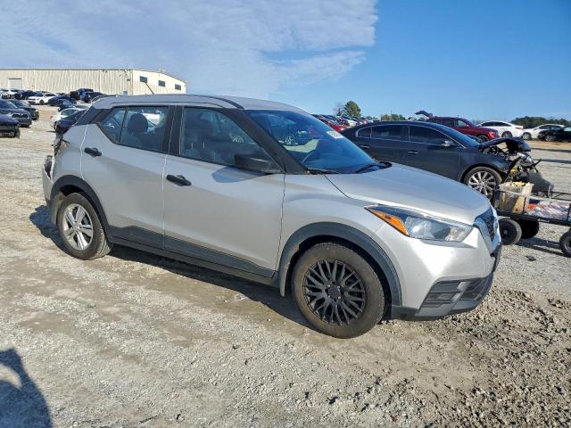 Nissan Kicks S Image 6