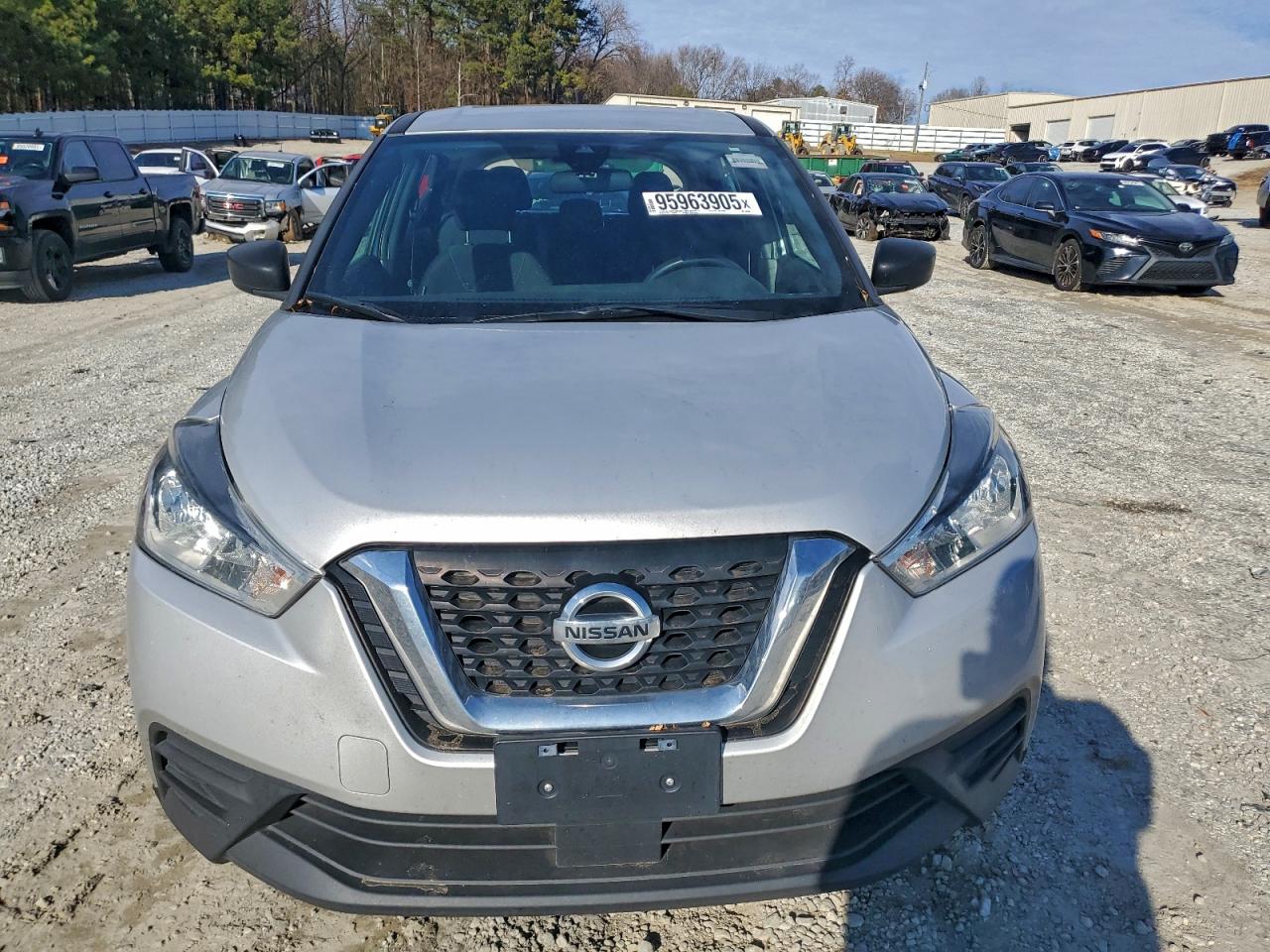 Nissan Kicks S Image 3