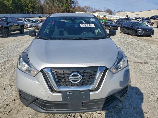 Nissan Kicks S Image 3