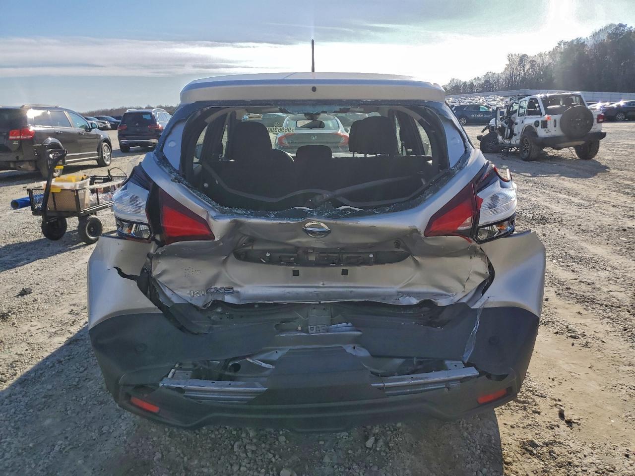 Nissan Kicks S Image 10