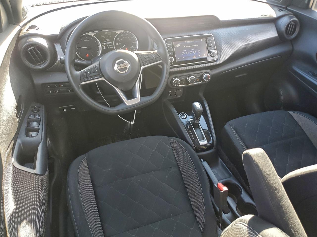 Nissan Kicks S Image 9