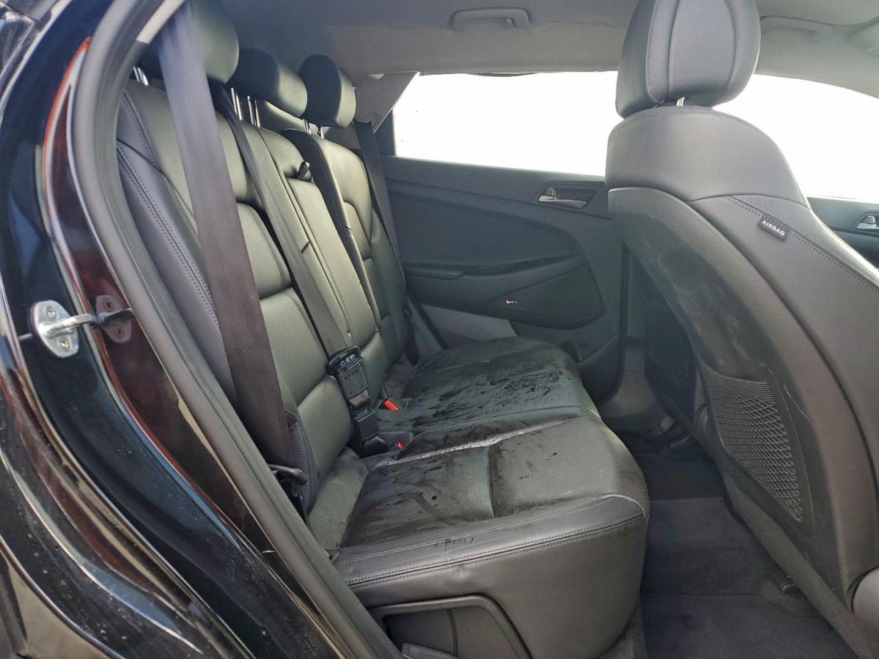 Hyundai TUCSON Limited Image 12