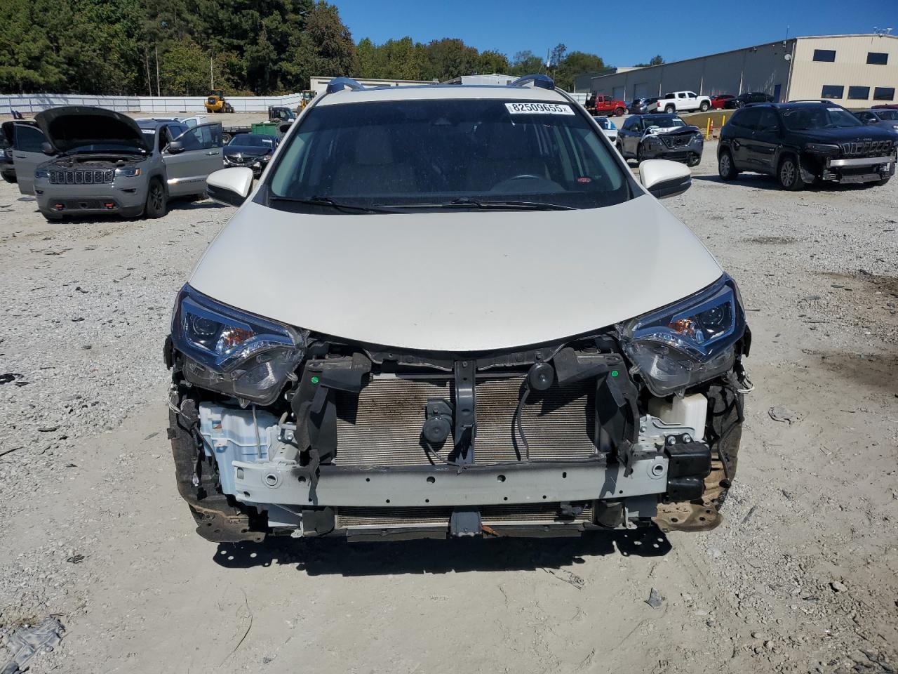 Toyota RAV4 Limited Image 3