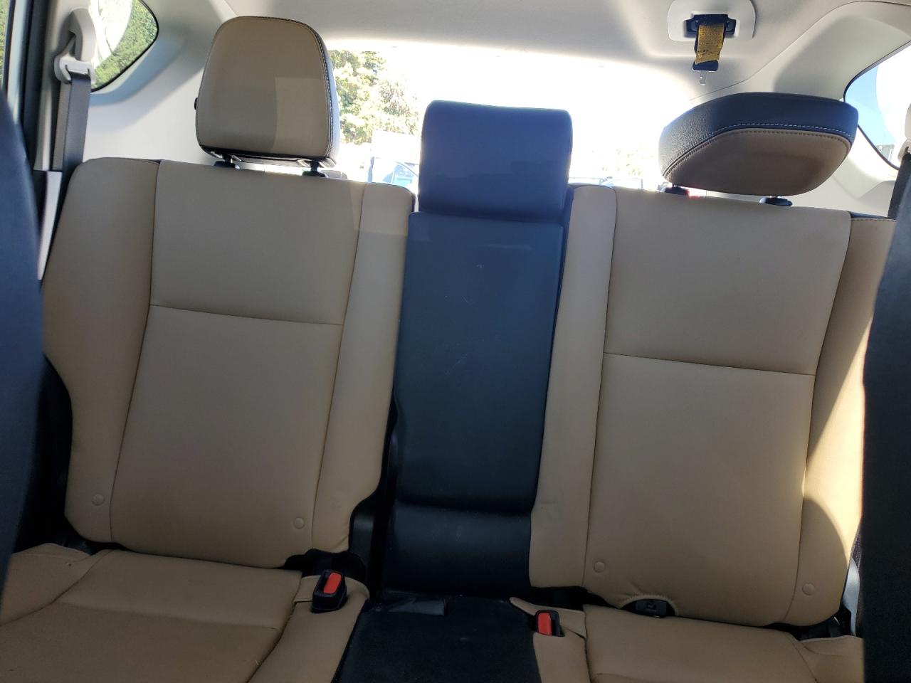 Toyota RAV4 Limited Image 9