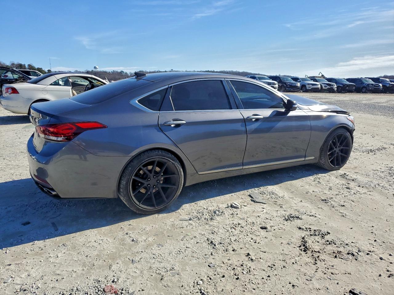 Hyundai Genesis 5.0l Image 2