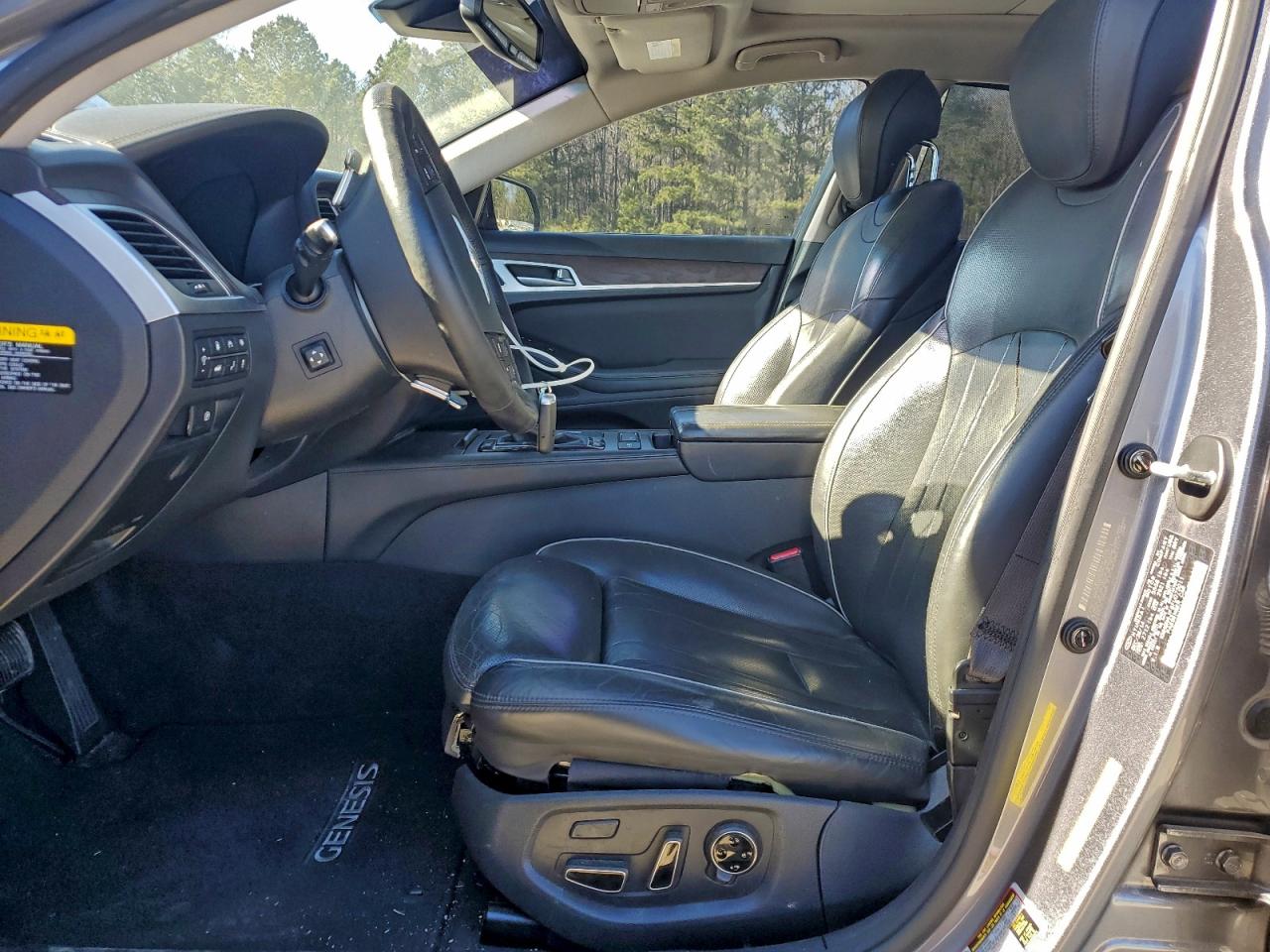 Hyundai Genesis 5.0l Image 3