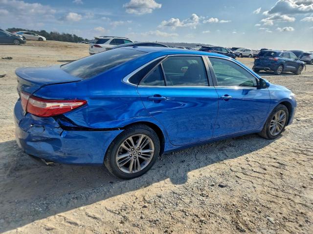 Toyota Camry Le Image 4