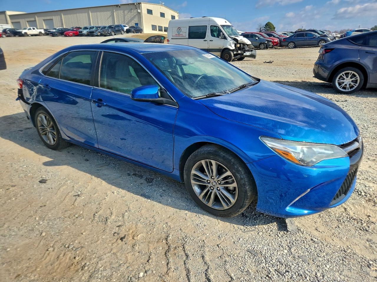 Toyota Camry Le Image 6