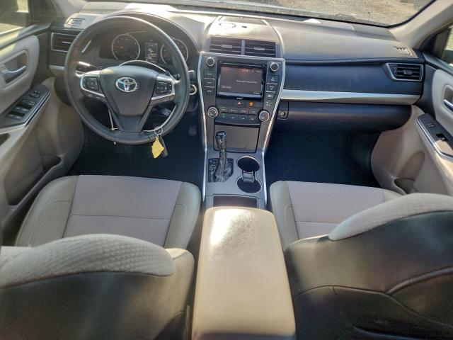 Toyota Camry Le Image 9