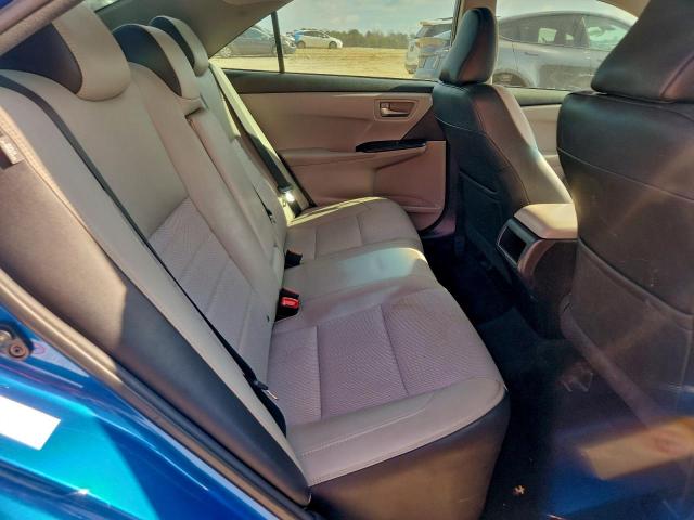 Toyota Camry Le Image 11