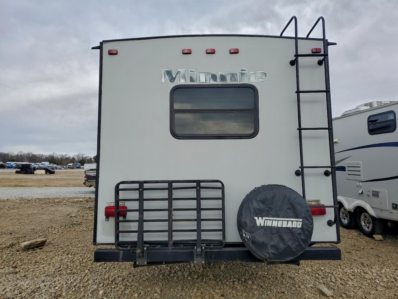 Winnebago 2500fl Image 8