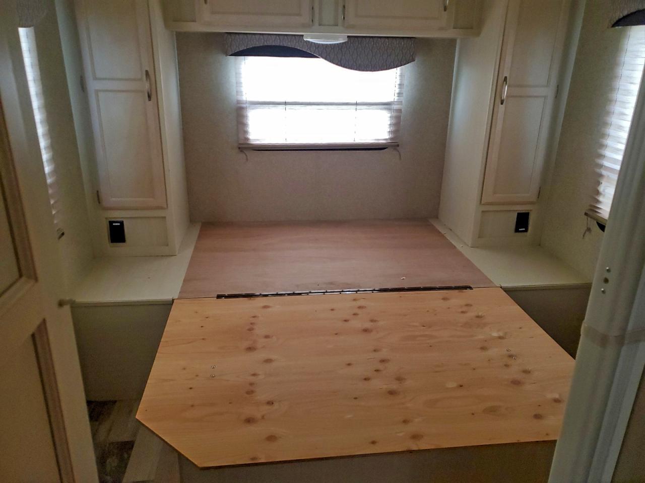 Winnebago 2500fl Image 10