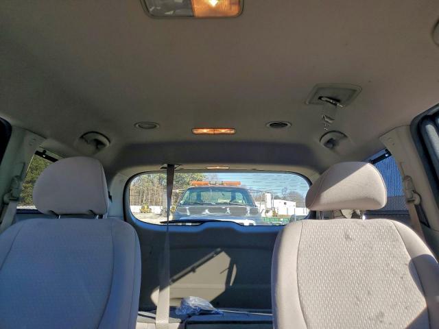 Kia Sedona Lx Image 8