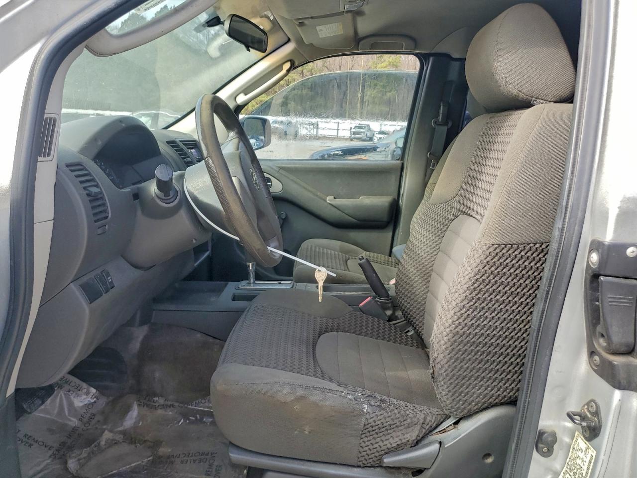 Nissan Frontier King Cab Le Image 10