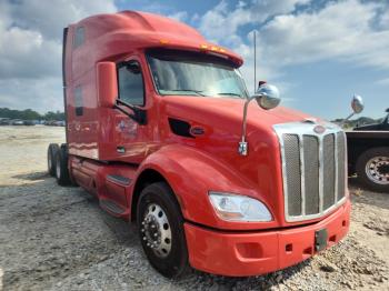  Salvage Peterbilt 579