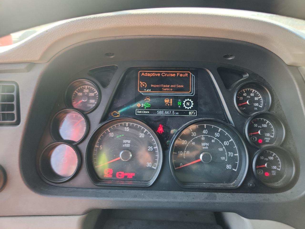 Peterbilt 579 Image 4