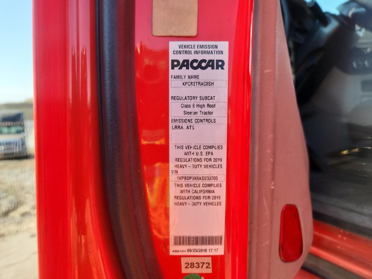 Peterbilt 579 Image 9