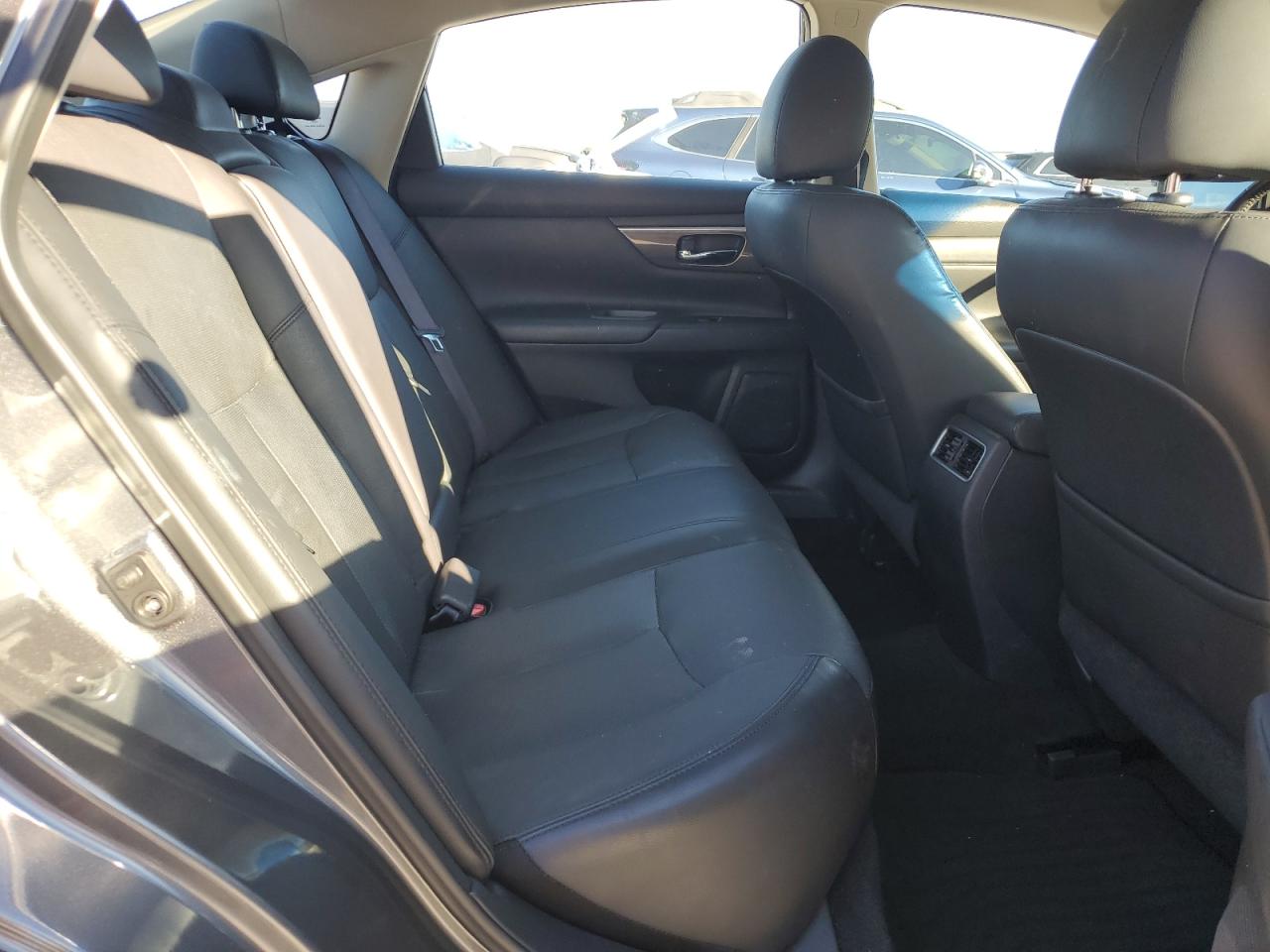 Nissan Altima 2.5 Image 3