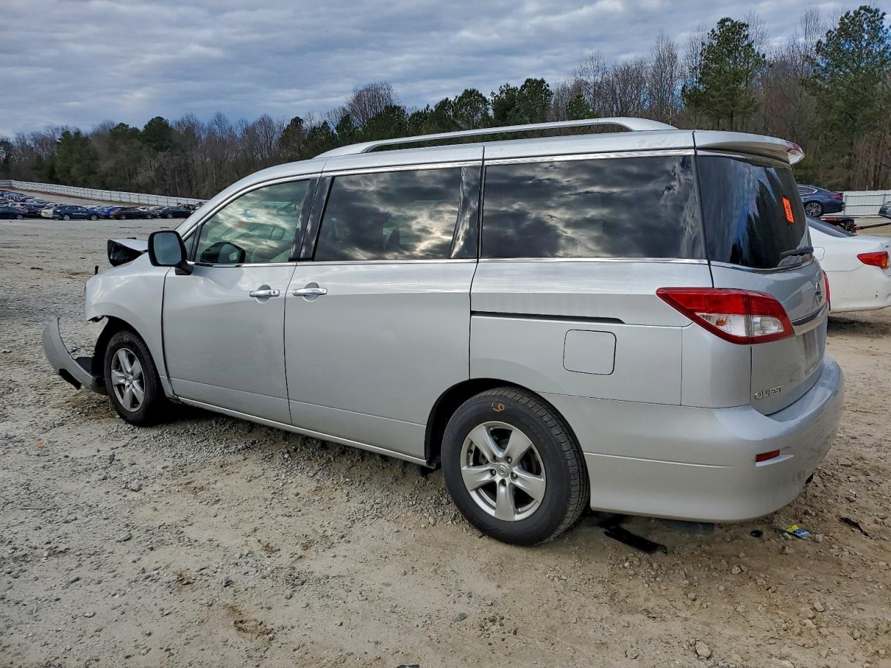 Nissan Quest S Image 2