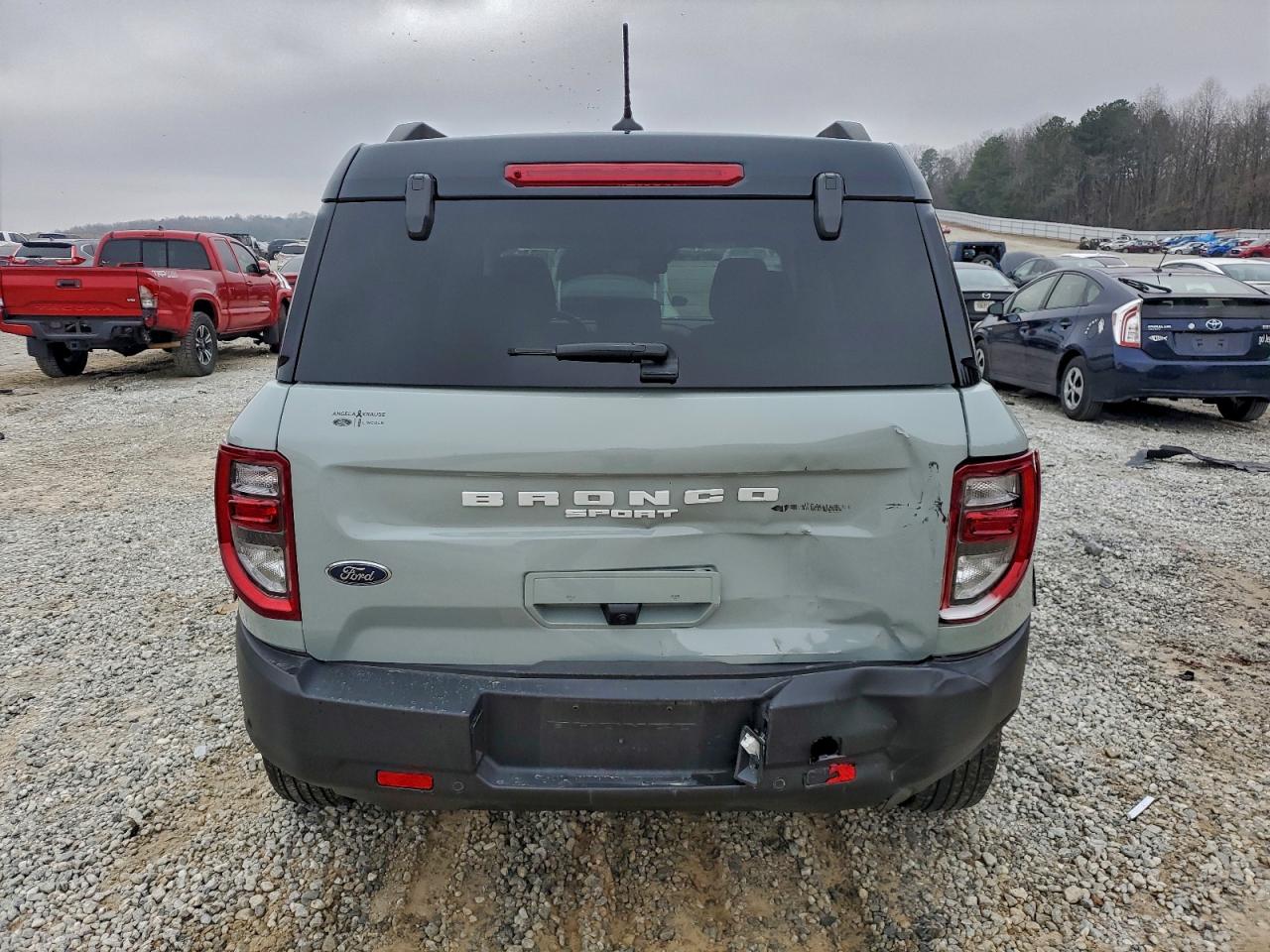 Ford Bronco Outer Banks Image 11