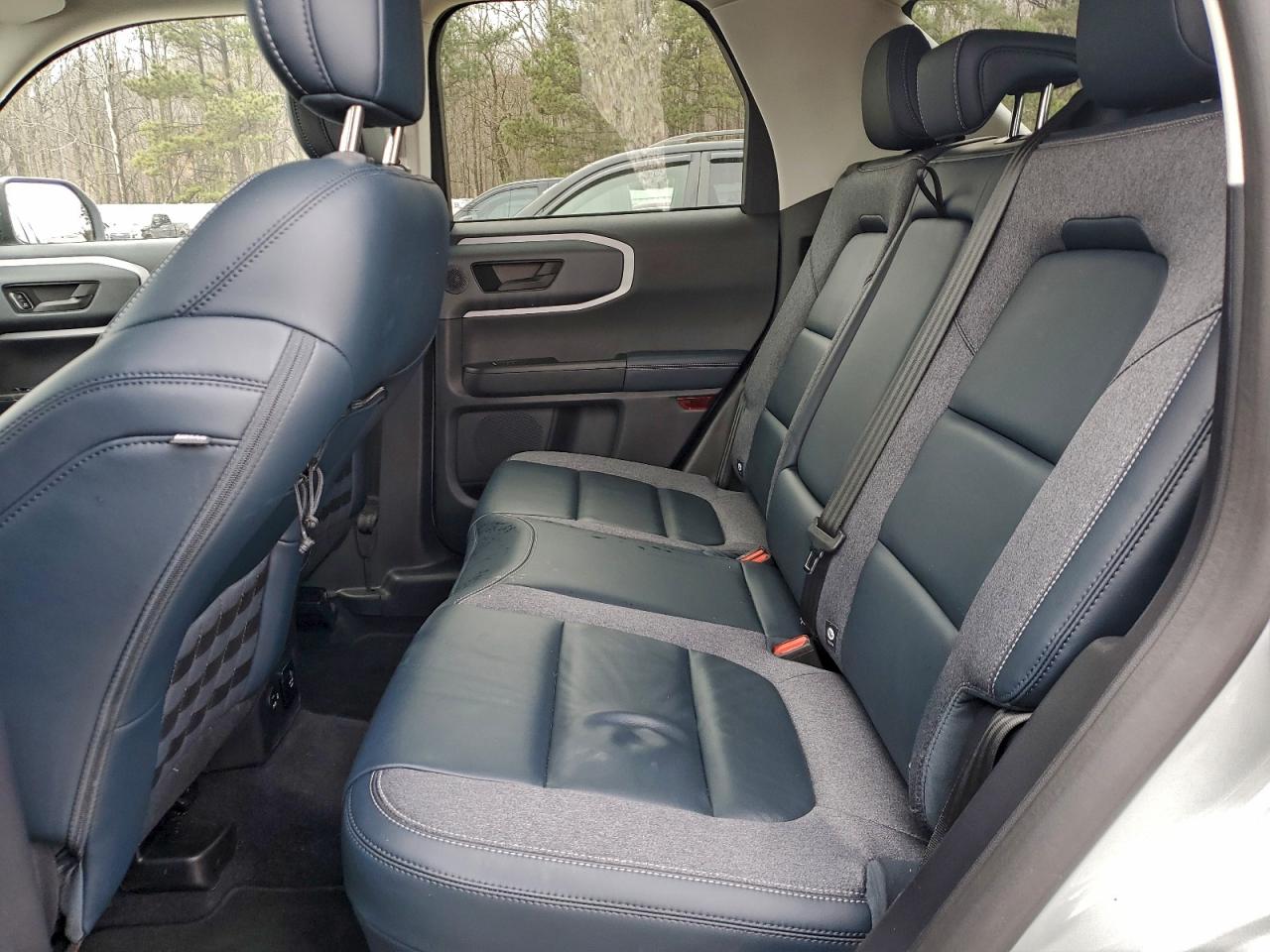 Ford Bronco Outer Banks Image 13