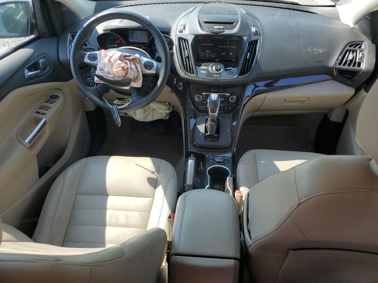 Ford Escape Titanium Image 12