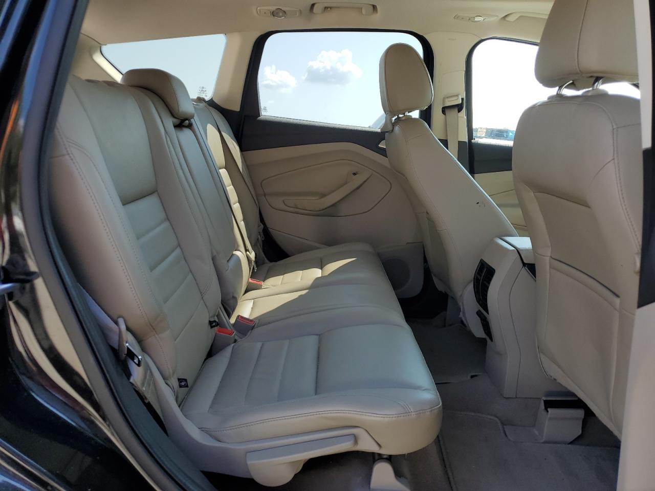 Ford Escape Titanium Image 9